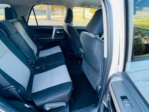 Used 2014 Toyota 4Runner SR5 image 19