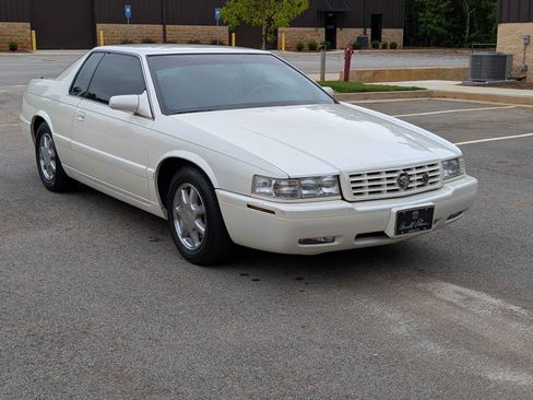 Used 2000 Cadillac Eldorado Touring image 4