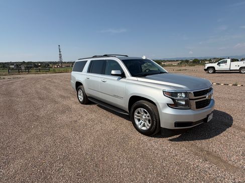 Used 2020 Chevrolet Suburban LT AWD/4WD image 8