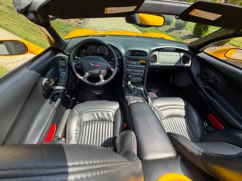 Used 2001 Chevrolet Corvette Convertible w/ Preferred Equipment Group2 image 4