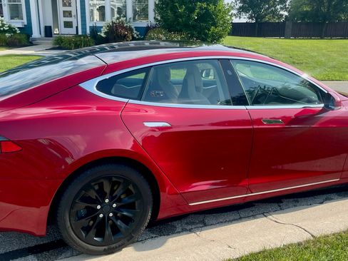 Used 2017 Tesla Model S 75D AWD/4WD image 10