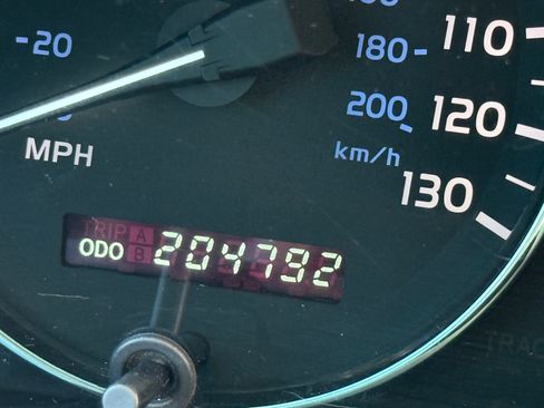 Used 2006 Lexus LX 470 470 Sport Utility 4D image 4