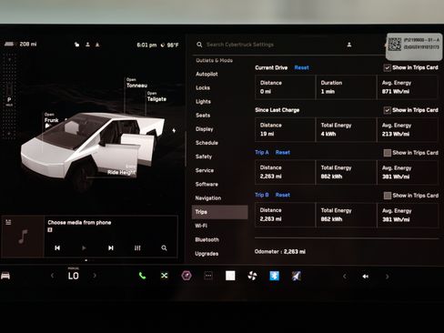 Used 2024 Tesla Cybertruck AWD Crew Cab image 17