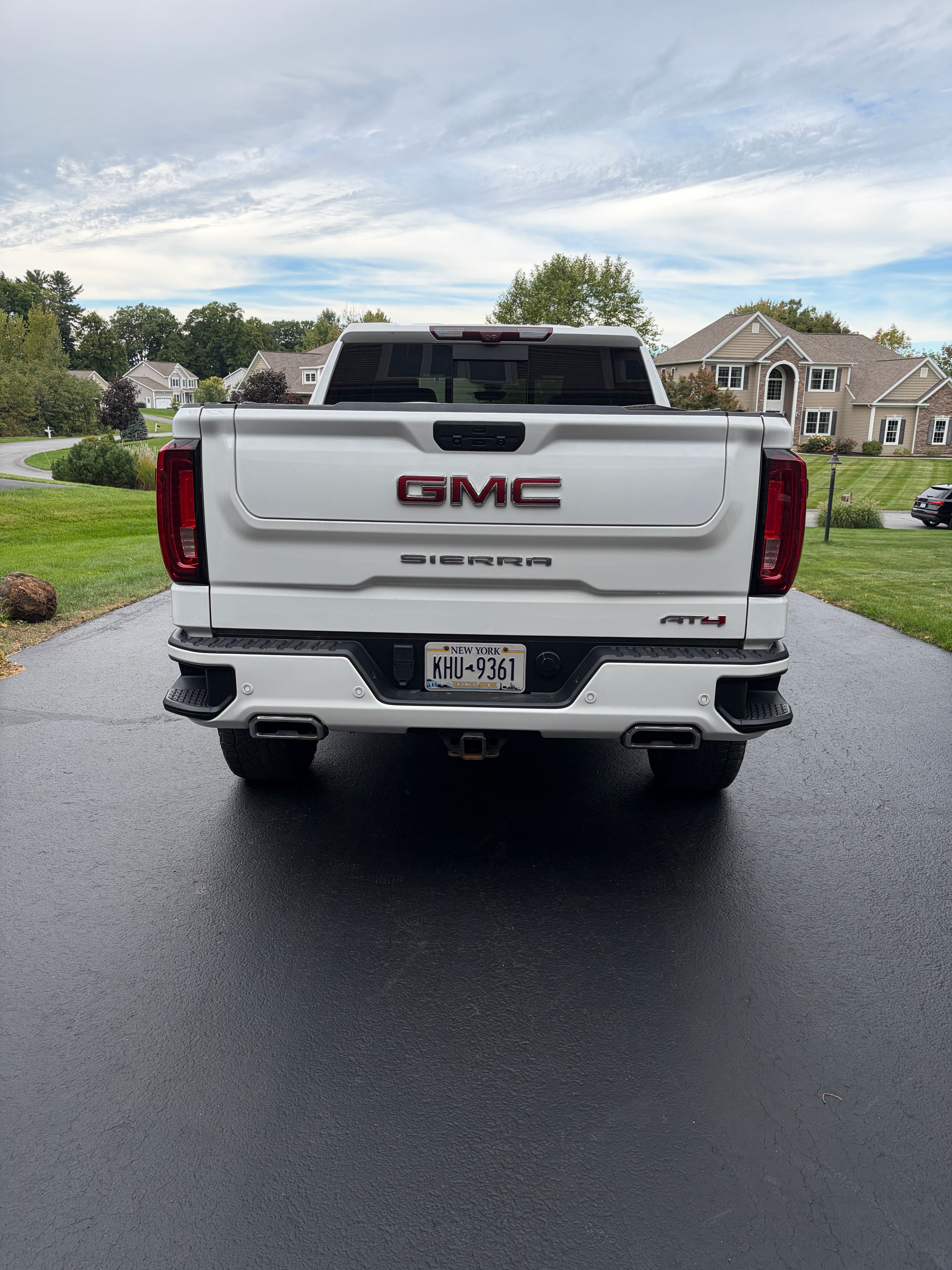 Used 2021 GMC Sierra 1500 AT4 w/ AT4 Premium Package AWD/4WD image 6