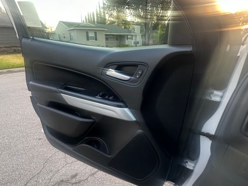 Used 2022 Chevrolet Colorado LT w/ Redline Special Edition image 16