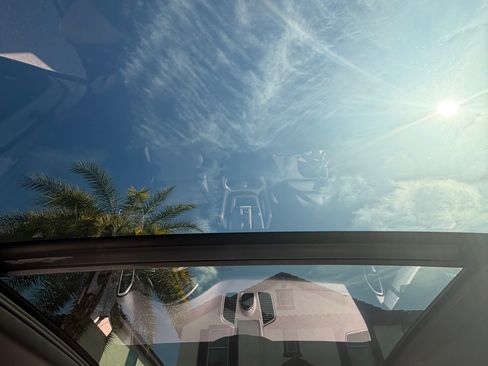 Used 2022 Porsche Cayenne E-Hybrid image 17