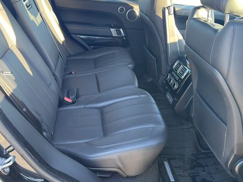 Used 2017 Land Rover Range Rover HSE image 10