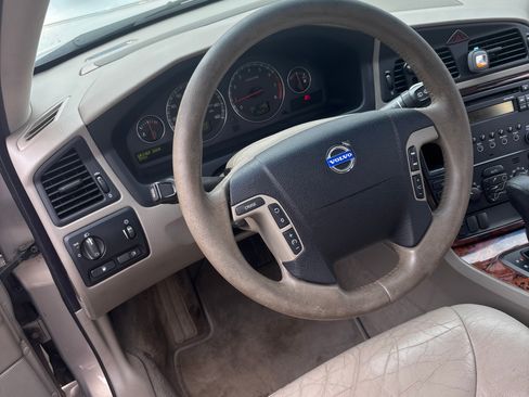 Used 2005 Volvo V70 2.4 FWD image 10