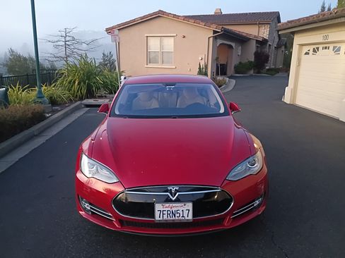 Used 2014 Tesla Model S 85D Sedan 4D image 1