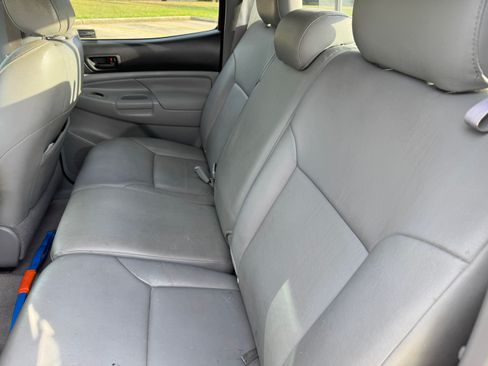 Used 2008 Toyota Tacoma PreRunner w/ TRD Sport Pkg #2 RWD image 11