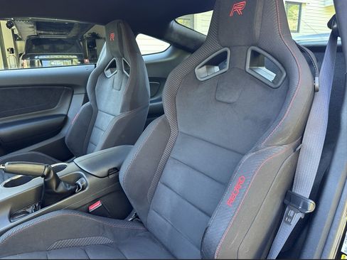 Used 2017 Ford Mustang Shelby GT350R w/ GT350R Equipment Group 920A image 13