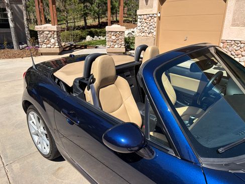 Used 2011 MAZDA MX-5 Miata Grand Touring w/ Premium Pkg RWD image 23