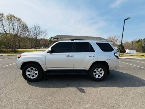 Used 2014 Toyota 4Runner SR5 Premium image 1