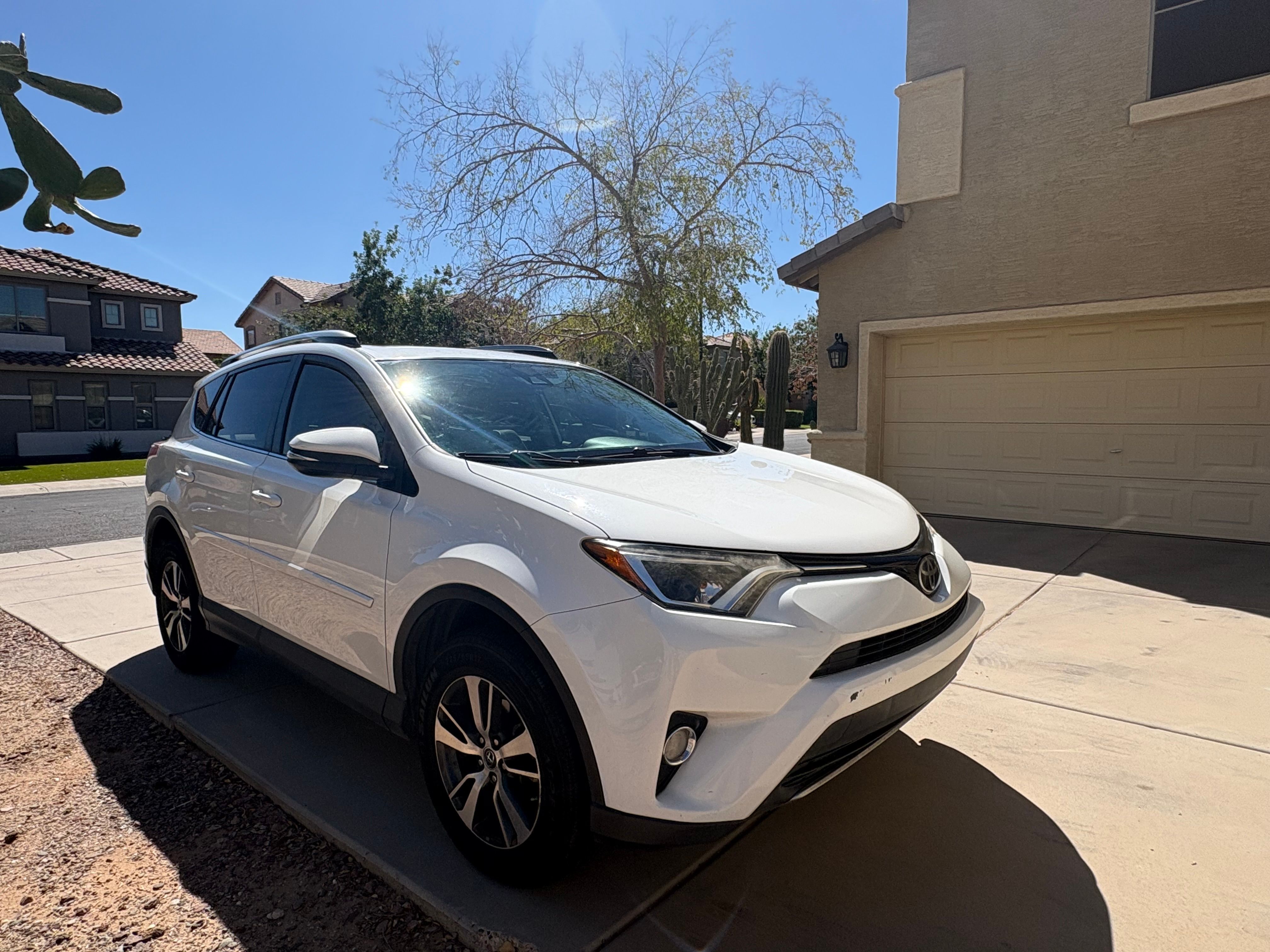 Used 2017 Toyota RAV4 XLE w/ Carpet Mat Package FWD image 9