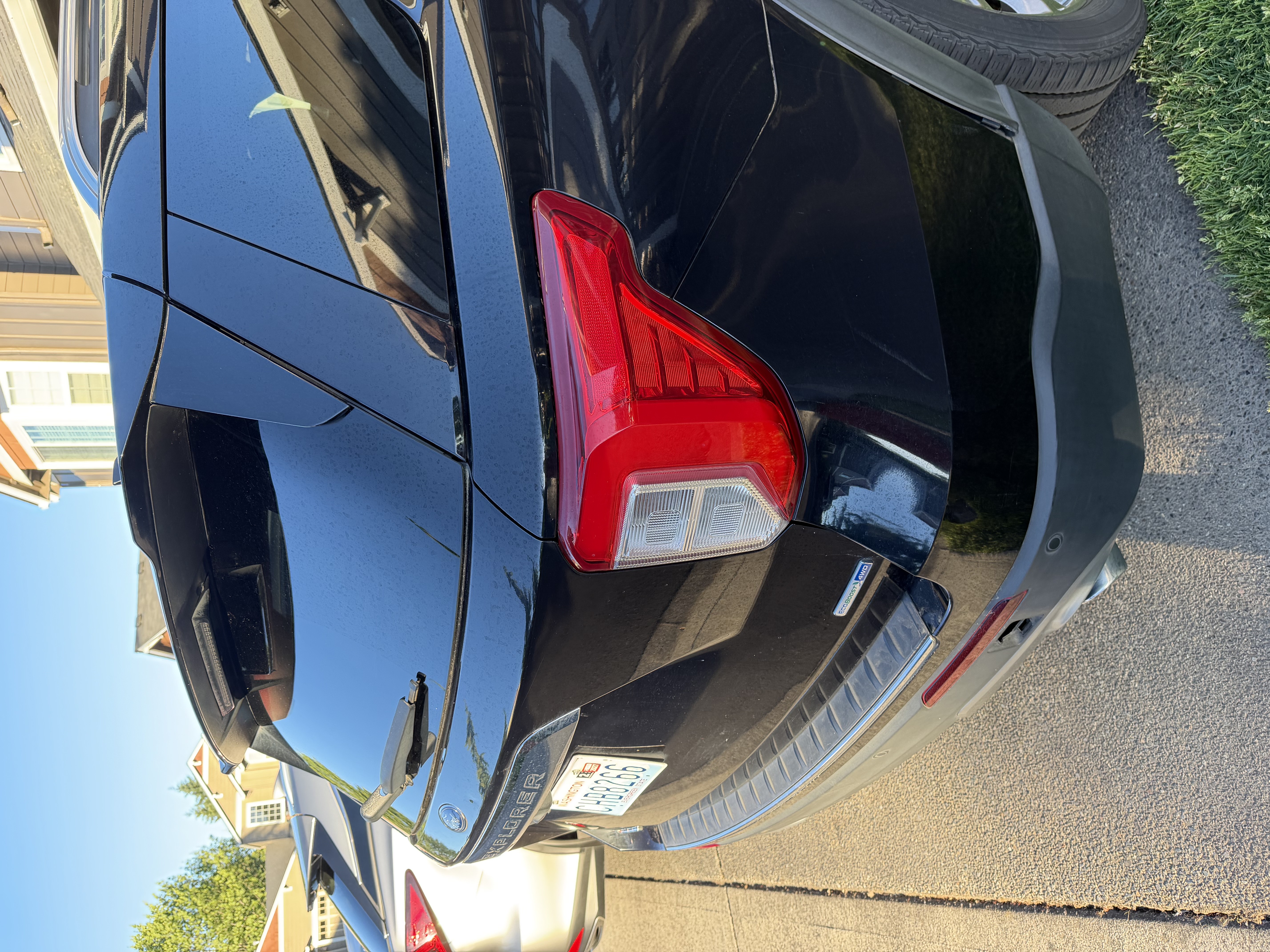 Used 2020 Ford Explorer Limited AWD/4WD image 8