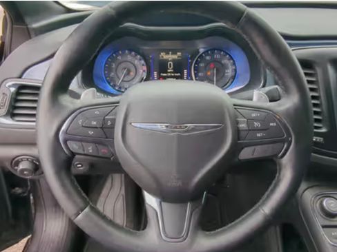 Used 2015 Chrysler 200 S image 4