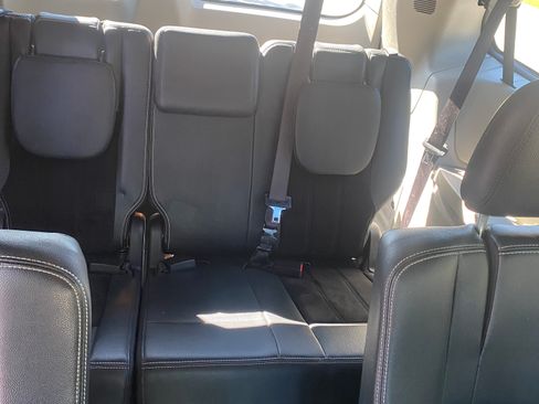Used 2017 Dodge Grand Caravan SXT image 16