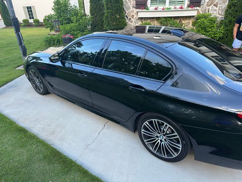 Used 2019 BMW 540i xDrive w/ M Sport Package image 2