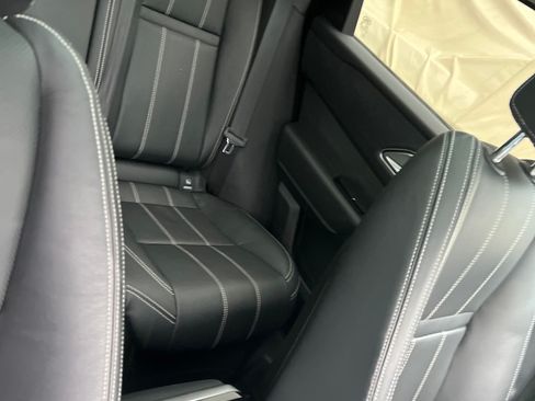 Used 2019 Land Rover Range Rover Velar S image 25