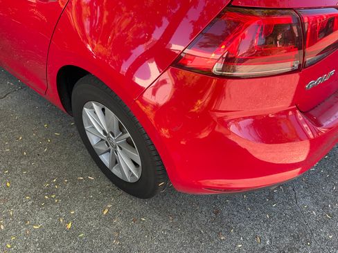 Used 2016 Volkswagen Golf S image 11