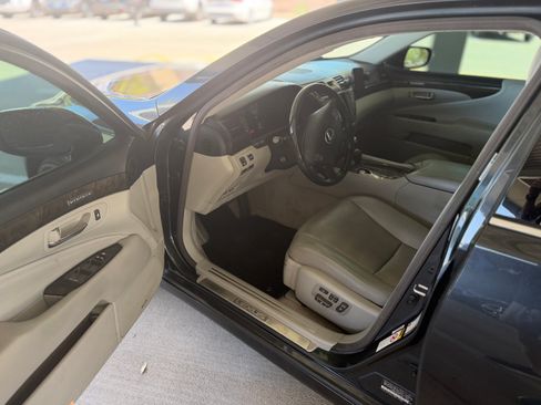 Used 2010 Lexus LS 460 RWD image 6