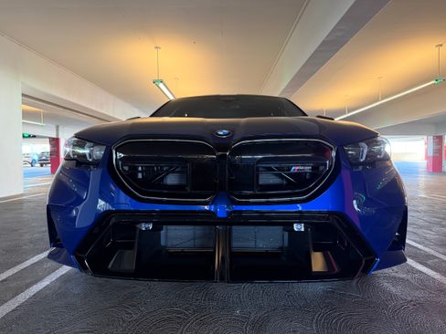 Used 2025 BMW M5 w/ Carbon Package image 6