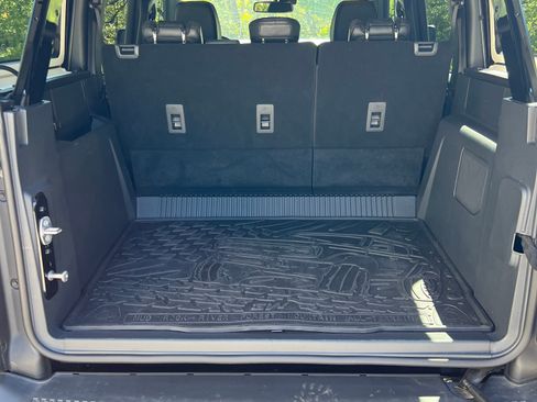 Used 2025 Ford Bronco Badlands image 13