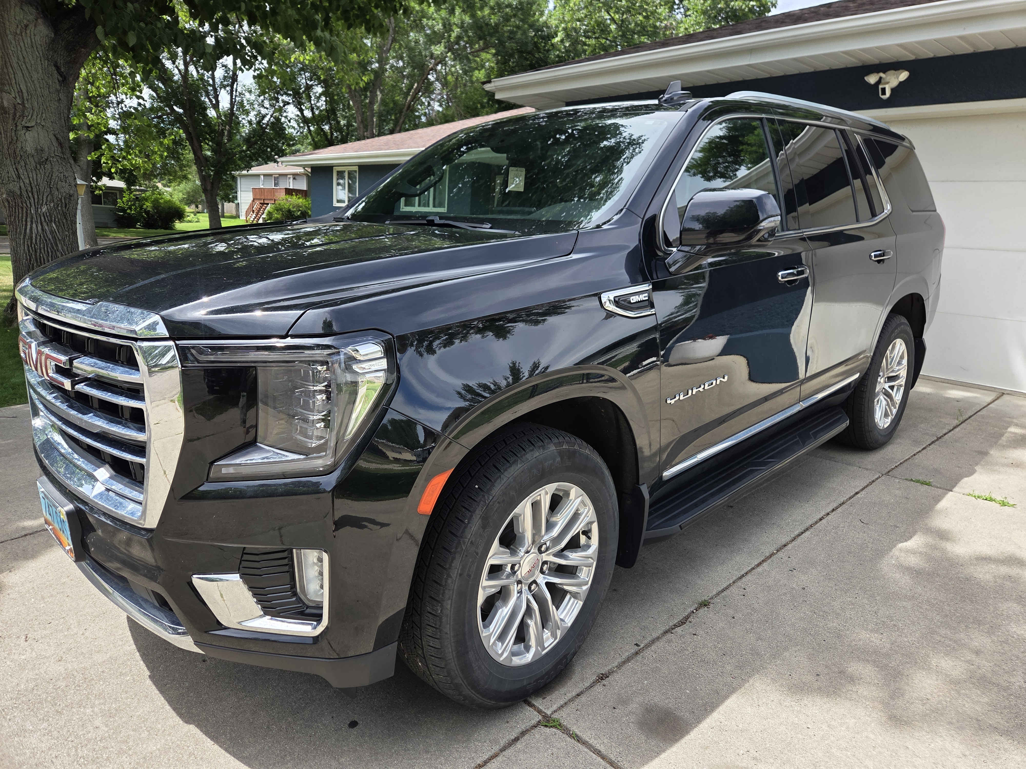 Used 2022 GMC Yukon SLT w/ SLT Luxury Package AWD/4WD image 5