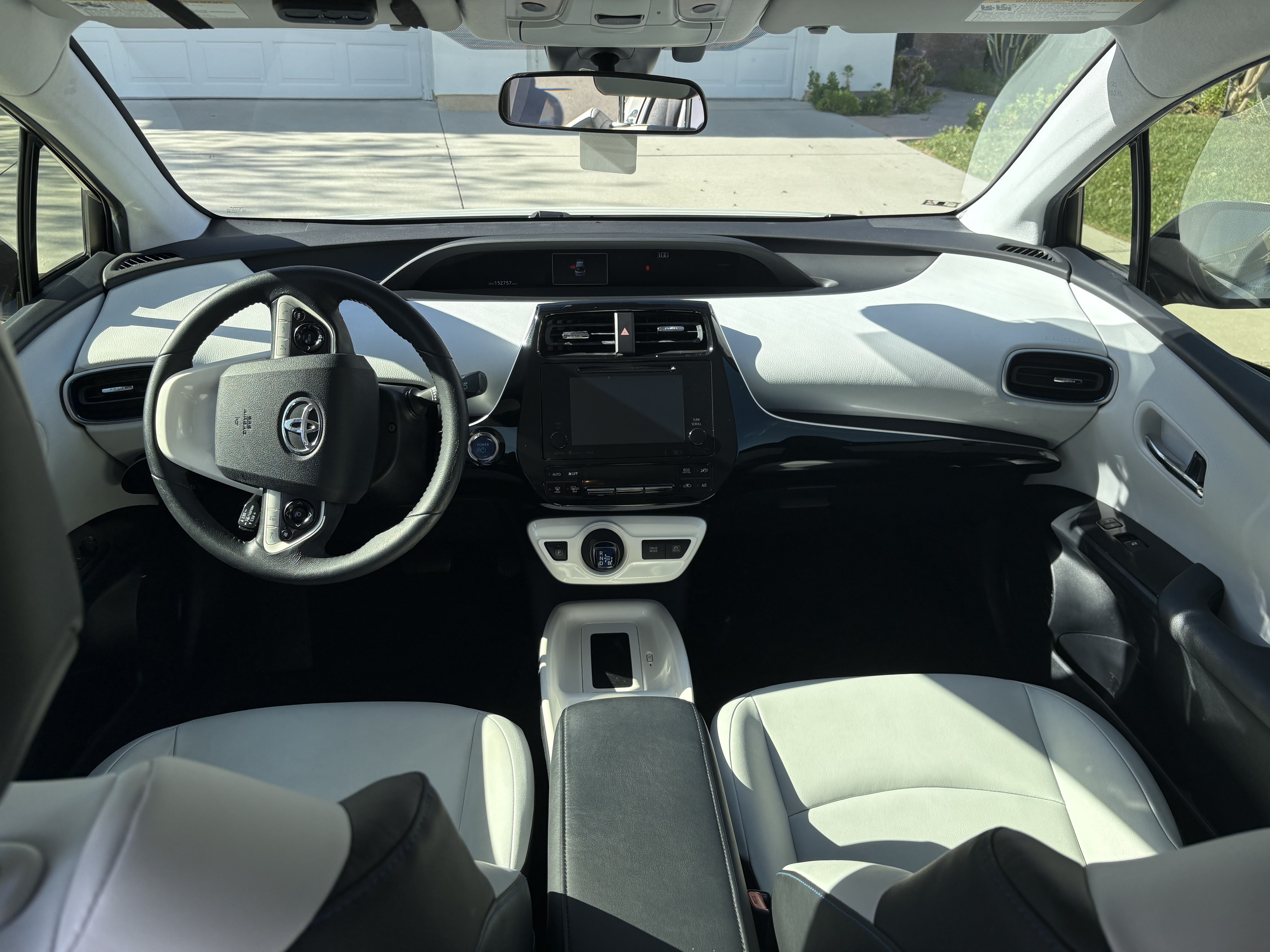 Used 2016 Toyota Prius Three Touring FWD image 11