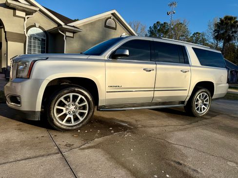 Used 2020 GMC Yukon XL Denali image 12