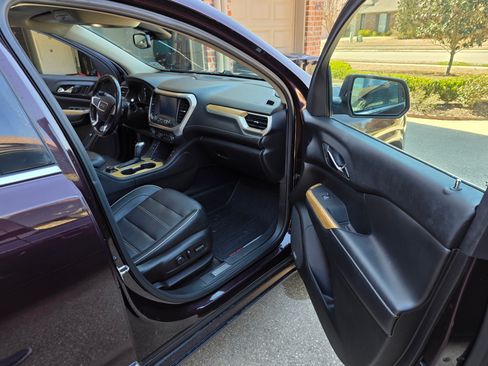 Used 2018 GMC Acadia Denali w/ Technology Package image 15