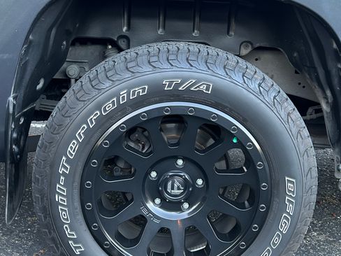 Used 2015 Toyota Tundra SR5 w/ TRD Off Road Package image 20