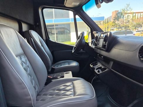 Used 2019 Mercedes-Benz Sprinter 170 image 13