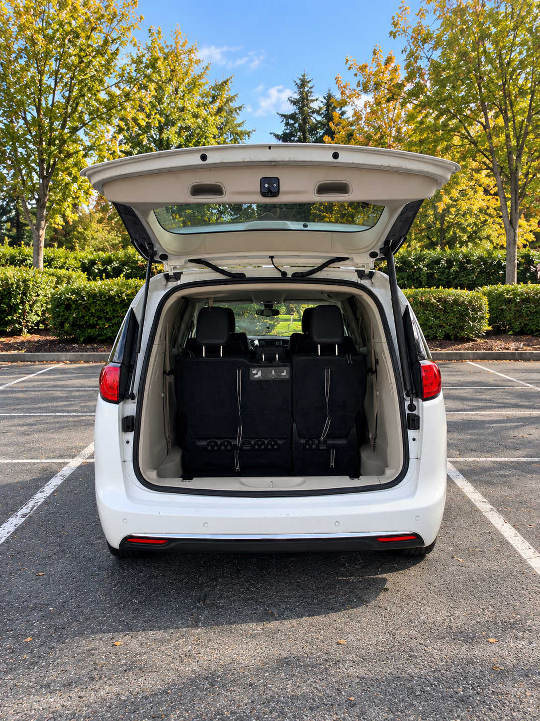 Used 2017 Chrysler Pacifica Touring-L FWD image 23
