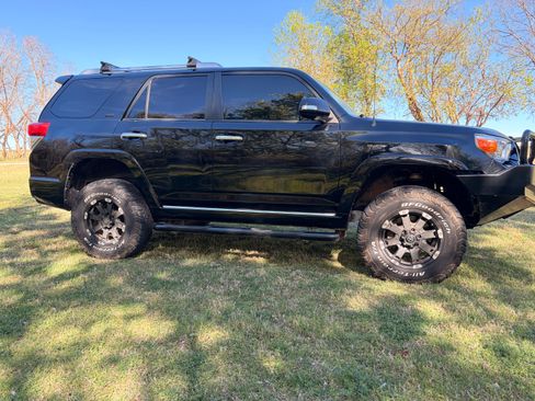 Used 2012 Toyota 4Runner SR5 w/ Convenience Pkg image 6