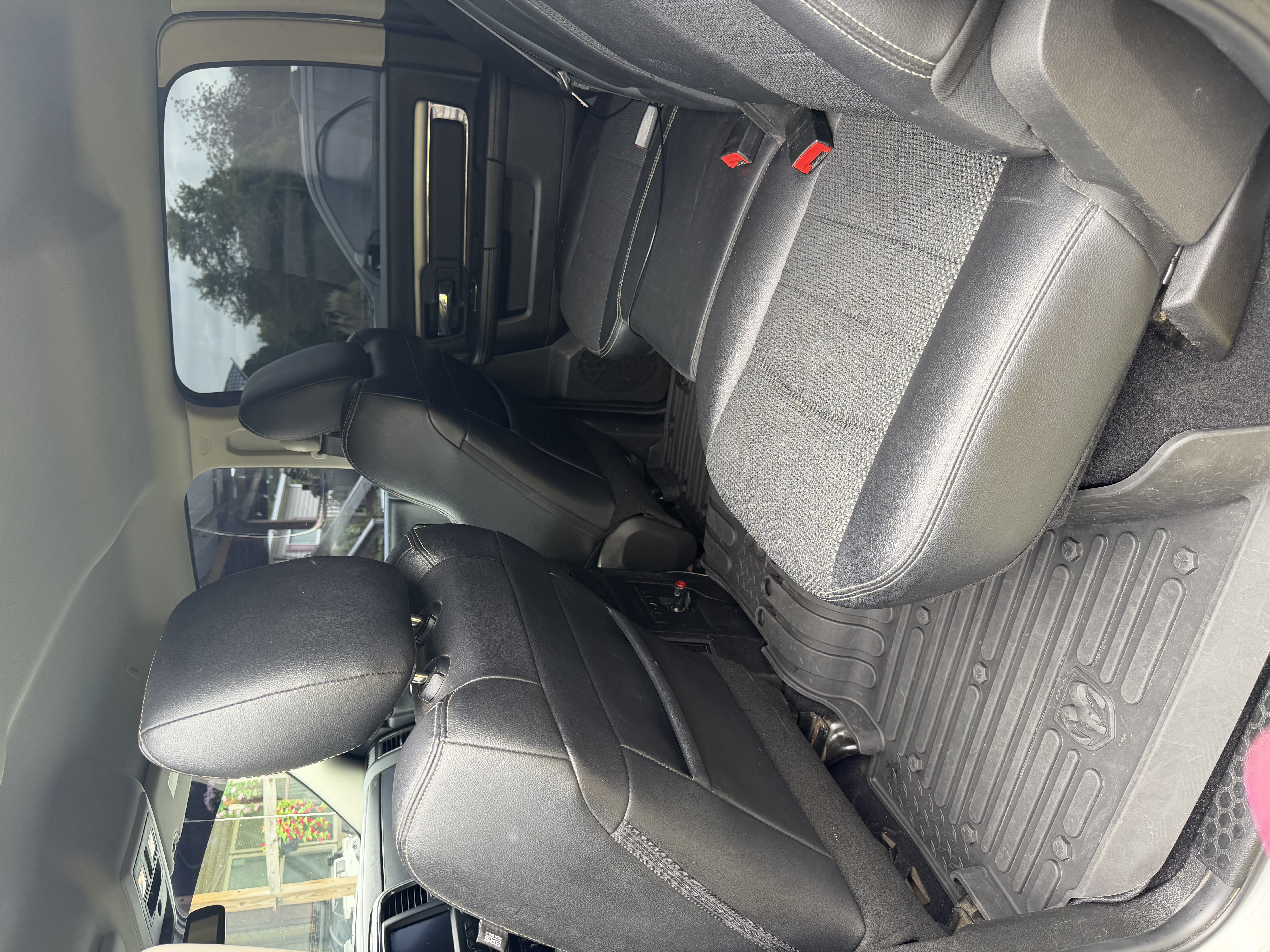 Used 2018 RAM 2500 Big Horn w/ Sport Appearance Group AWD/4WD image 9