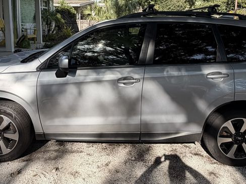 Used 2017 Subaru Forester 2.5i Premium w/ Popular Package #2A AWD/4WD image 4