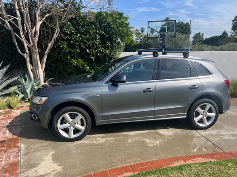Used 2017 Audi Q5 2.0T Premium Plus w/ Technology Package image 10