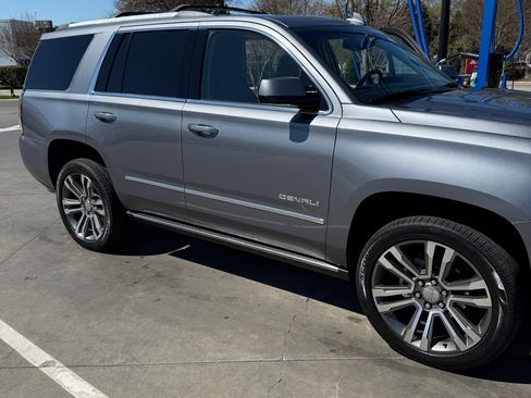 Used 2018 GMC Yukon Denali w/ Denali Ultimate Package image 2