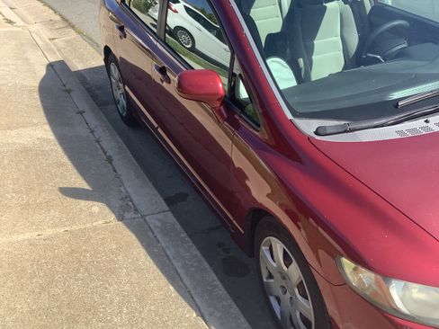 Used 2010 Honda Civic LX image 4