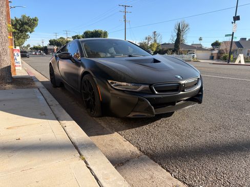Used 2014 BMW i8 image 1