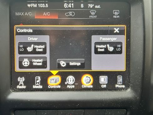 Used 2014 Jeep Cherokee Latitude w/ Cold Weather Group AWD/4WD image 16