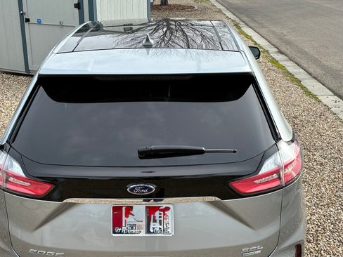 Used 2020 Ford Edge SEL w/ Cold Weather Package image 2