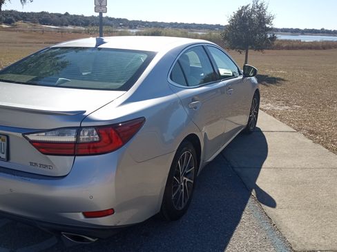 Used 2018 Lexus ES 350 w/ Luxury Package w/Wood Trim image 20