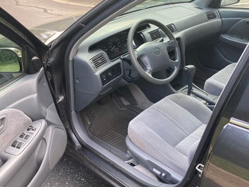 Used 2000 Toyota Camry LE FWD image 6
