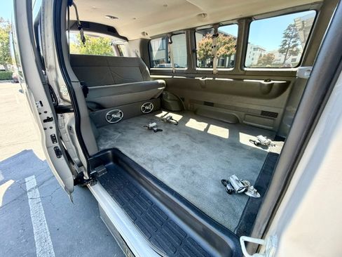 Used 2008 Chevrolet Express 3500 Passenger w/ LT Preferred Equipment Group RWD image 20