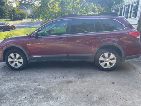 Used 2012 Subaru Outback 2.5i Premium w/ Popular Pkg 2 AWD/4WD image 9