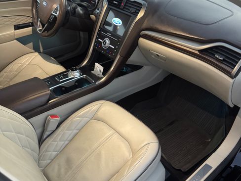 Used 2017 Ford Fusion Platinum FWD image 20