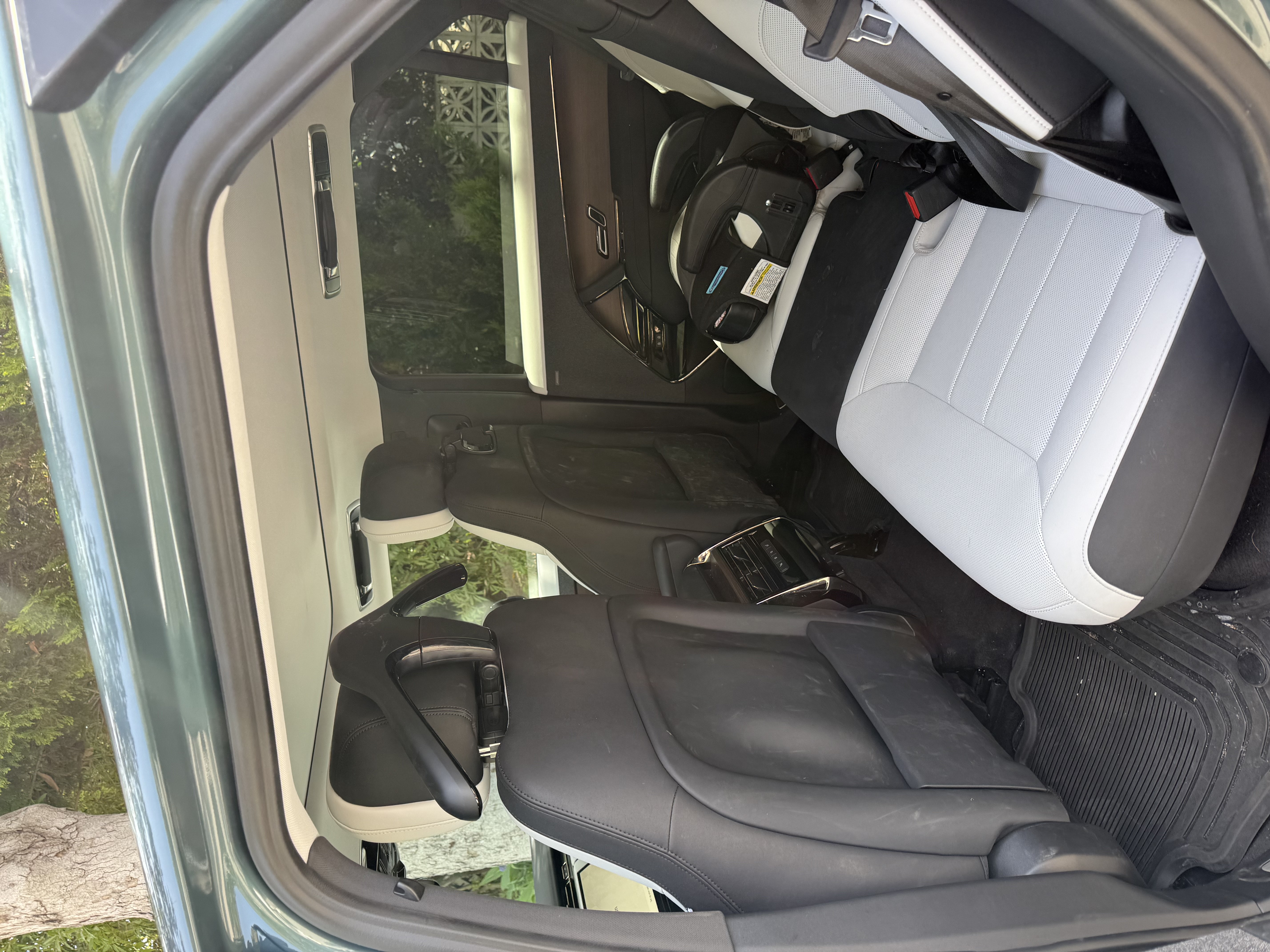 Used 2024 Land Rover Range Rover Sport SE AWD/4WD image 15