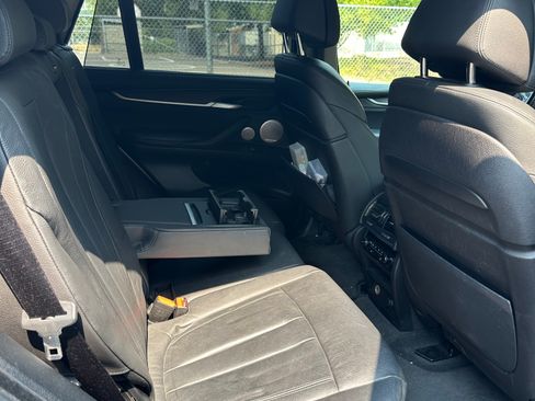 Used 2015 BMW X5 xDrive50i AWD/4WD image 6